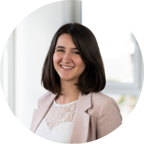 Lea Ricker, Constaff